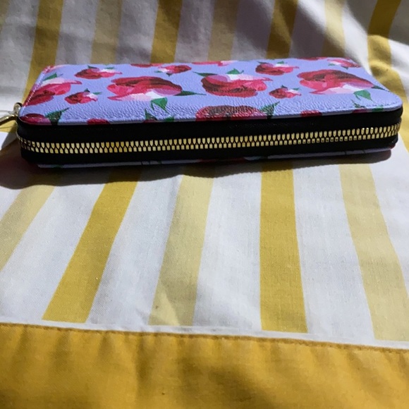 NWT 🔥 Brand new betsey Johnson checkbook wristlet - Picture 5 of 13